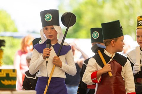 Minister President Michael Kretschmer visits Schneeberg on the occasion of the Mountain Dispute Day