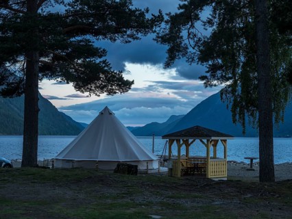 Large luxury tent, campsite Sandviken at lake Tinnsja east of Rjukan, Telemark, Norway, Europe