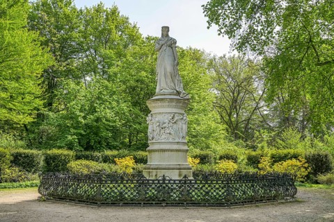 Monument to Queen Louise of Prussia, Luiseninsel, Großer Tiergarten, Tiergarten, Mitte, Berlin,