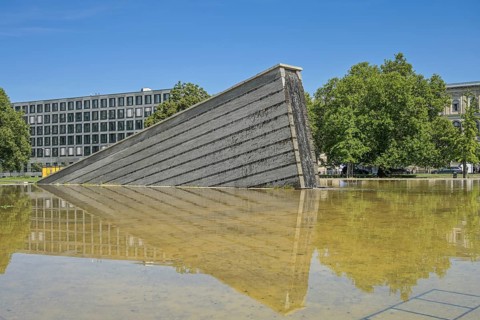 Wall Fountain, Invalidenpark, Invalidenstraße, Mitte, Berlin, Germany, Europe