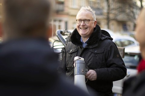SPD parliamentary candidate Klaius Mindrup at a demonstration in Rykestraße against the decision of