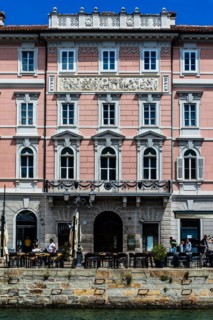 Commercial and residential houses of old families on the Grand Canal in the heart of Borgo