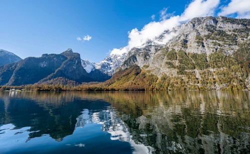 Königssee with Watzmann massif, autumnal mountain landscape reflected in the lake, Berchtesgaden