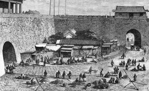 Double Tor tor of the city wall of Peking or Beijing and market place with merchants, stalls, many