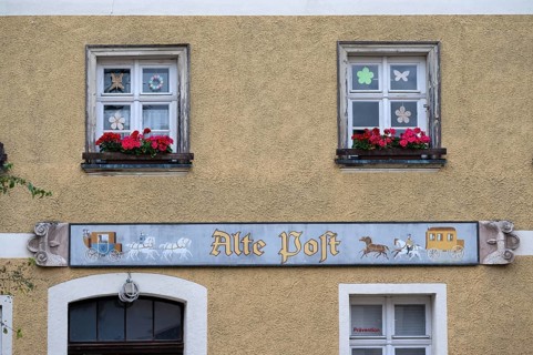 Historic inn sign of the former Alte Post, Betzenstein, Upper Franconia, Bavaria, Germany, Europe
