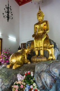 Prayer room in Wat Pho temple, sitting, sitting, Buddhism, religion, world religion, sculpture,