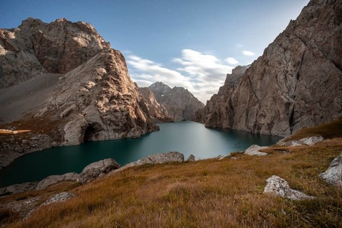 Mountain lake Kol Suu, Sary Beles Mountains, Naryn Province, Kyrgyzstan, Asia