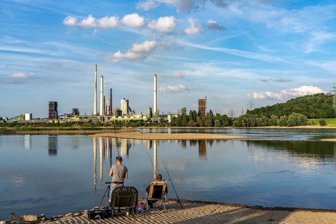 Industrial backdrop of the ThyssenKrupp Steel steelworks in Bruckhausen, on the Rhine, Schwelgern