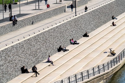 Effects of the coronavirus crisis, Rhine promenade, Rhine boulevard, on the Deutzer Ufer, few