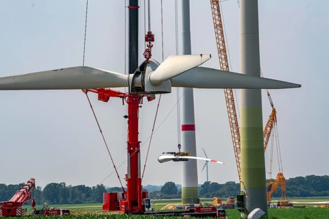 Dismantling of a wind power plant in a wind farm near Issum, 9 older wind turbines from the