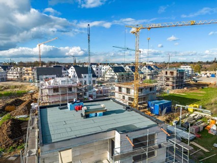New-build neighbourhood, around 140 detached and semi-detached houses being built in the south of