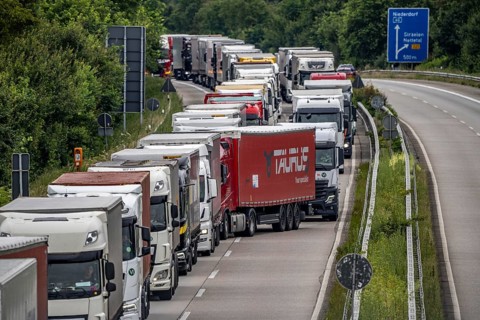 9 km long traffic jam on the A40 motorway heading east, between the Dutch border near Venlo, in