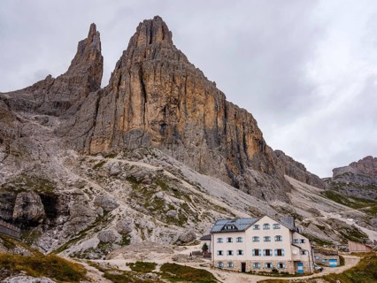 Vajolet hut, above the Vajolet towers, rose garden, Dolomites, South Tyrol, Italy, Europe