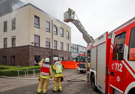 Duisburg, North Rhine-Westphalia, Germany, firefighting exercise, people are rescued from a burning