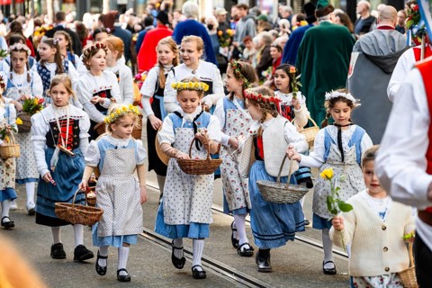 Parade of historically costumed guildsmen, Sechseläuten or Sächsilüüte, Zurich Spring Festival,
