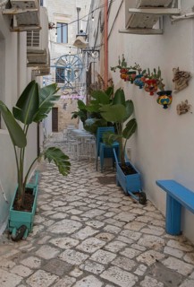 Alley in the old town centre, Otranto, Apulia, Southern Italy, Italy, Europe