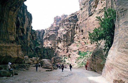 Tourists on their way to the most important archaeological site in Petra, Jordan, 1998, Asia