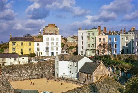 Gebäude rund um den Hafen, Fisherman's Chapel, Tenby, Pembrokeshire, Wales, UK Mai 1970