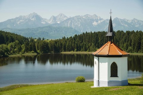 Chapel at Hegratsrieder See, near Fuessen, Allgaeu, Bavaria, Germany, Europe