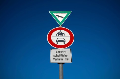 Traffic sign, landscape protection area, prohibition for motorbikes, also with sidecar, mopeds,