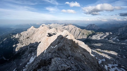 Mountain landscape, mountain ridge Jubiläumsgrat and summit Alpsitze, view from the summit of the