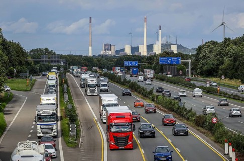 Bottrop, Ruhr area, North Rhine-Westphalia, Germany, rush hour traffic, many lorries driving on the