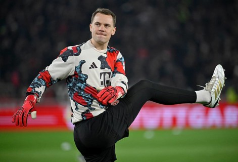 Warm-up training, stretching, stretching, goalkeeper Manuel Neuer FC Bayern Munich FCB (01)