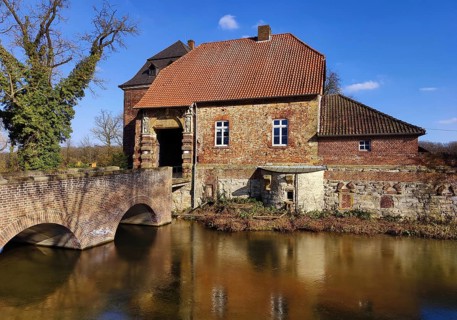 Haus Geist moated castle, the oldest building in the Münsterland in the Lippe Renaissance style,