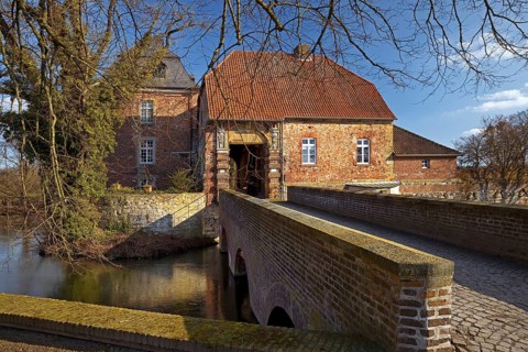 Haus Geist moated castle, the oldest building in the Münsterland in the Lippe Renaissance style,