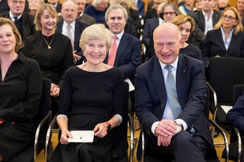 Friede Springer and Kai Wegner (Governing Mayor of Berlin) in front of the awarding of honorary