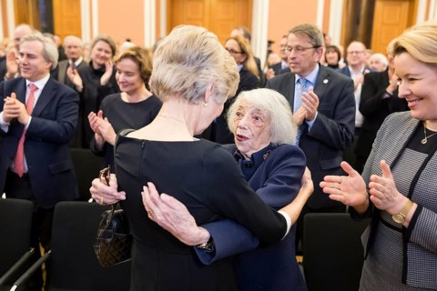 Friede Springer and Margot Friedländer (Holocaust survivor) at the awarding of honorary citizenship