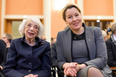 Margot Friedländer (Holocaust survivor) and Franziska Giffey (Senator for Economics, Energy and
