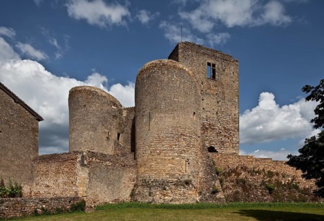 Semur-en-Brionnais Burgundy Chateau St-Hugues Castle ruins Donjon 10th century Residential tower