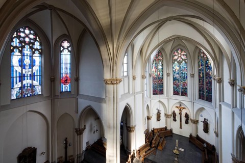 Choir and south transept with windows by Anna Schneider-Lang and Paul Weigmann, St., Sankt, Saint