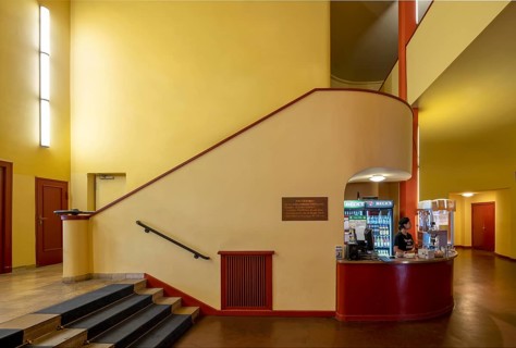 Built 1927-1929 by Hans Poelzig, foyer, staircase