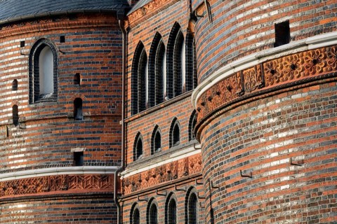 Field side with terracotta decoration