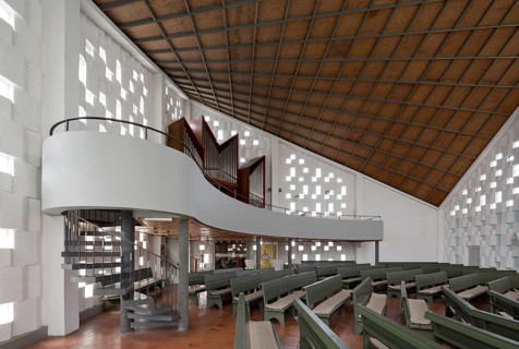 Built in 1963 by Walter and Rainer Blaich, organ loft, wooden ceiling in the shape of a