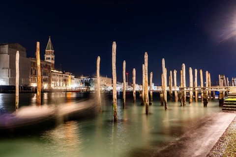 Venetian gondolas, boat dock at the customs office on the Grand Canal, Gondola Traghetto Dogana,