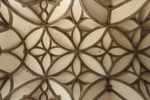 Curved ribbed vault in the choir, St., Sankt, Saint