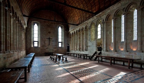 The WUNDERWERK, refectory in the east of the upper floor, built 1212-25, south wall with the
