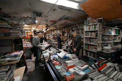 Italy Venice Bookshop -659 LIBRERIA ACQUA ALTA in Calle Lunga Santa Maria Formosa No 5176b Interior