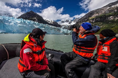 Excursion by Zodiac from the cruise ship Ventus Australis to the Porter Glacier, Cordillera Darwin,