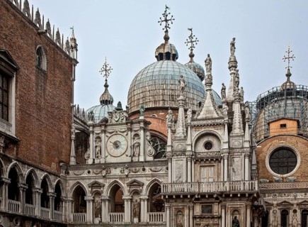 Italy Venice Doge's Palace -102 Inner courtyard north side left west wing centre Arco Foscari