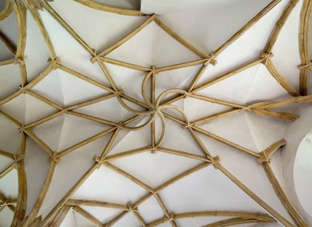 Vault with hanging keystone in the south aisle, St., Sankt, Saint