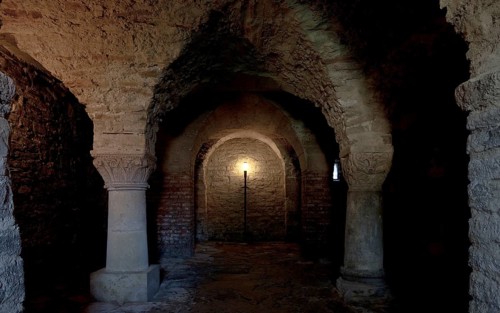 Crypt inside facing south, 11th century, St., Sankt, Saint