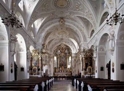 Österr Hall in Tyrol Jesuit Church View to the altar