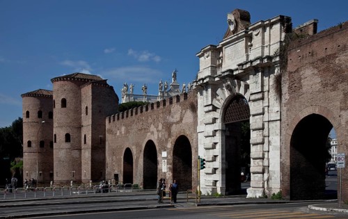 Field side, 1574 by Iacopo del Duca, left Porta Asinara, 1st century