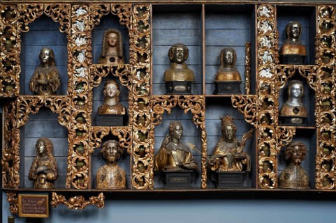 Golden chamber with reliquaries after restoration with historic colour scheme (blue), north wall,
