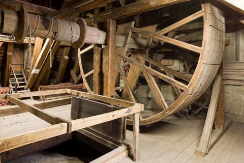 The devil's wheel in the attic, Medieval pedal wheel to drive a crane, Winch, St., Saint, Saint