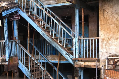 Old wooden staircase of jamshetji tadiwala chawl, Mahadev Palav Marg, Curry Road, Bombay Mumbai